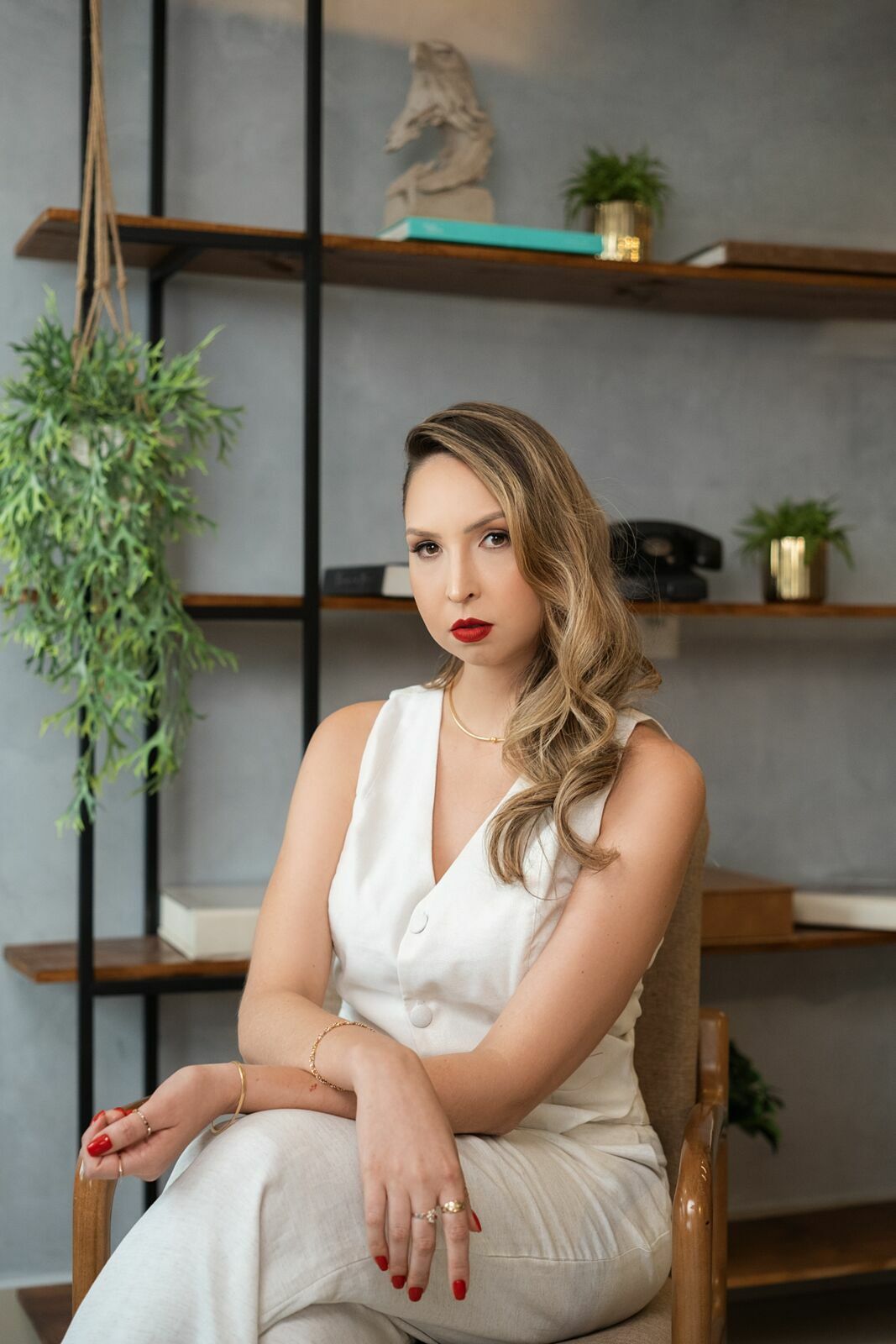 Foto 10 Dicas para Escolher o Look Perfeito para um Ensaio Fotográfico de Advogada Foto 10 Dicas para Escolher o Look Perfeito para um Ensaio Fotográfico de Advogada - Imagem 4