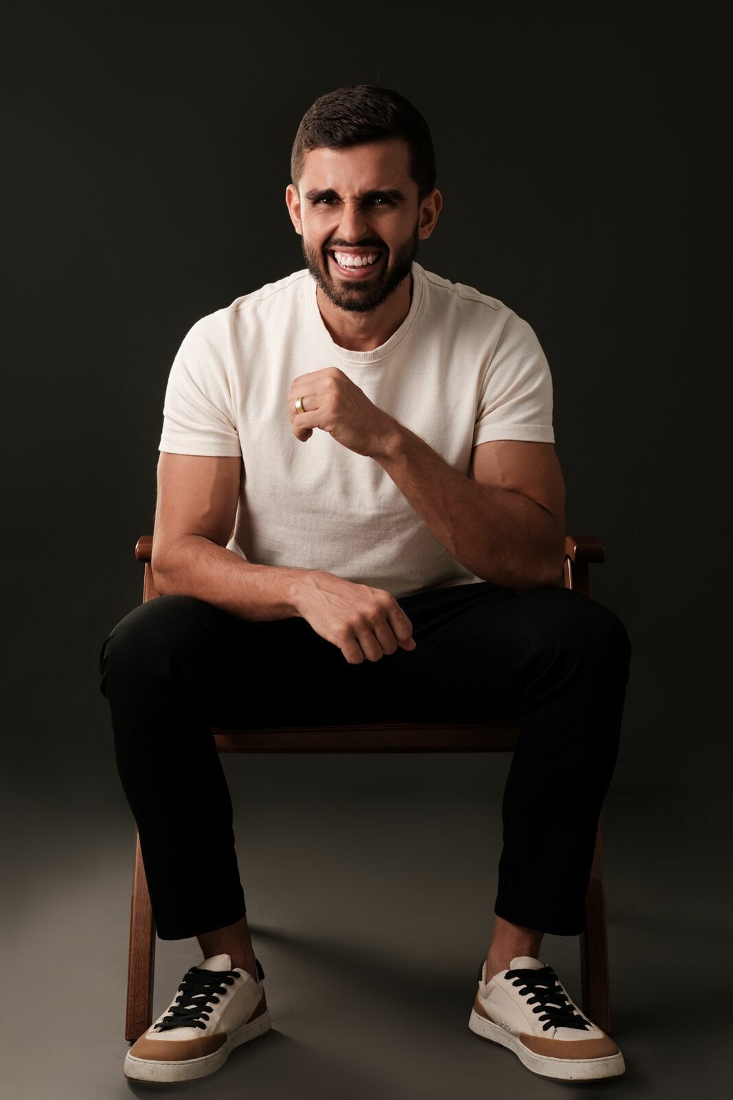 Foto Por que os Retratos de Posicionamento são Essenciais para Fortalecer Sua Marca Pessoal e Profissional Foto Por que os Retratos de Posicionamento são Essenciais para Fortalecer Sua Marca Pessoal e Profissional - Imagem 17