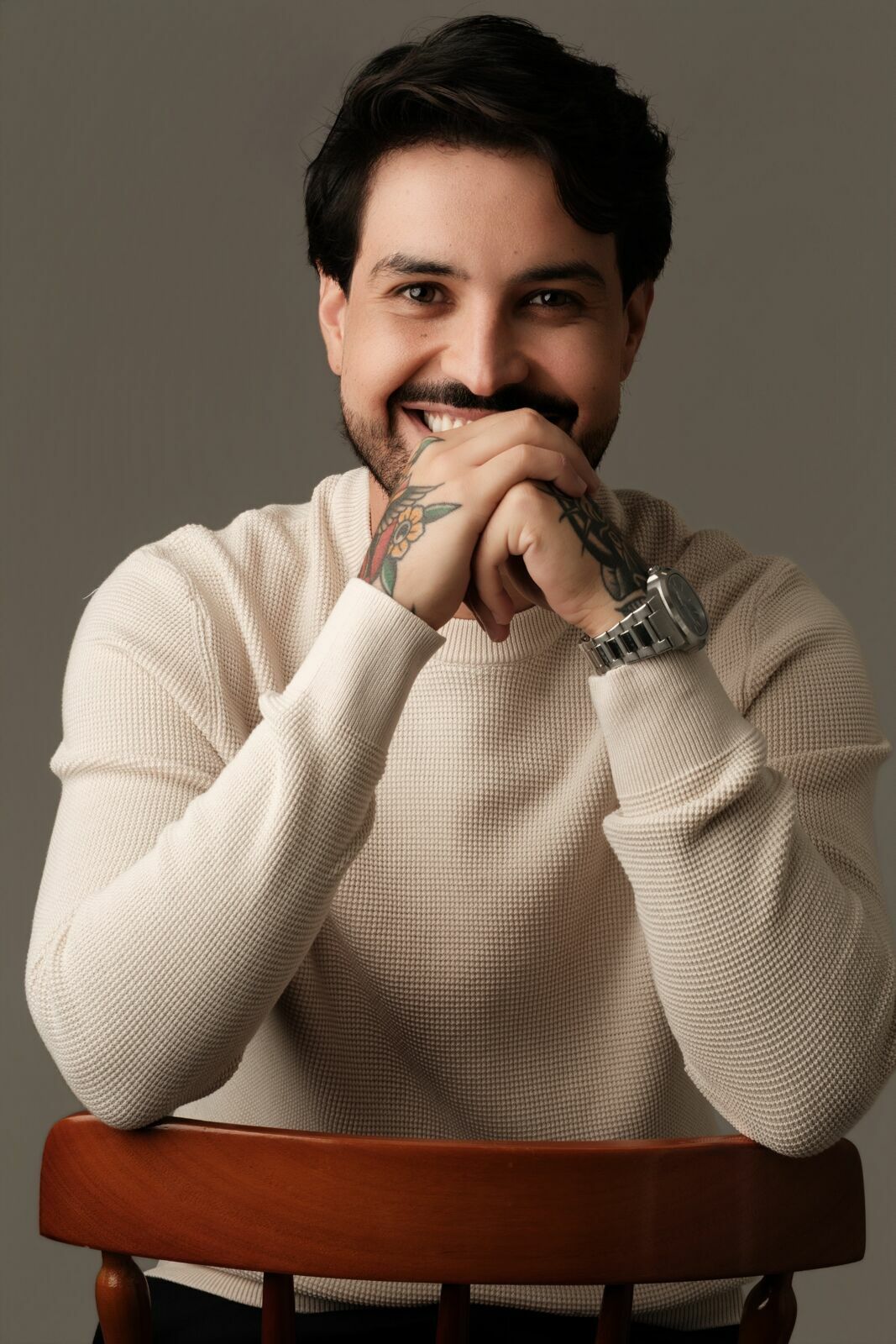 Foto Personal Branding: O Ativo Invisível Que Transforma Empresários em Referências Valiosas Foto Personal Branding: O Ativo Invisível Que Transforma Empresários em Referências Valiosas - Imagem 4