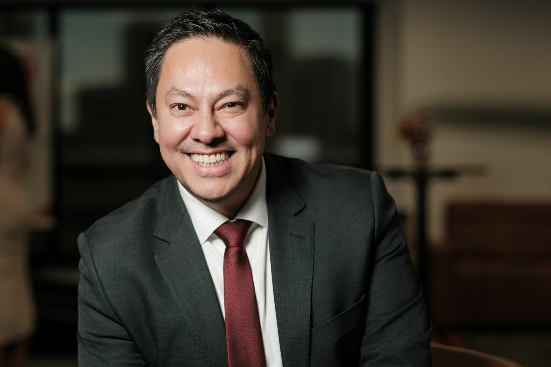 Foto Personal Branding: O Ativo Invisível Que Transforma Empresários em Referências Valiosas Foto Personal Branding: O Ativo Invisível Que Transforma Empresários em Referências Valiosas - Imagem 6