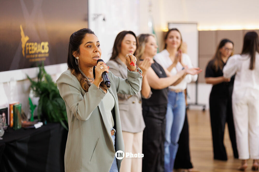 Foto Legado em Retratos: histórias, presença e conexões no treinamento doTerra em Goiânia Foto Legado em Retratos: histórias, presença e conexões no treinamento doTerra em Goiânia - Imagem 29