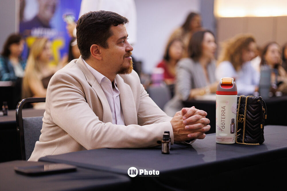 Foto Legado em Retratos: histórias, presença e conexões no treinamento doTerra em Goiânia Foto Legado em Retratos: histórias, presença e conexões no treinamento doTerra em Goiânia - Imagem 55