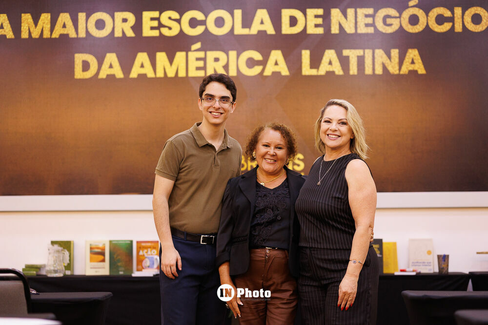Foto Legado em Retratos: histórias, presença e conexões no treinamento doTerra em Goiânia Foto Legado em Retratos: histórias, presença e conexões no treinamento doTerra em Goiânia - Imagem 250