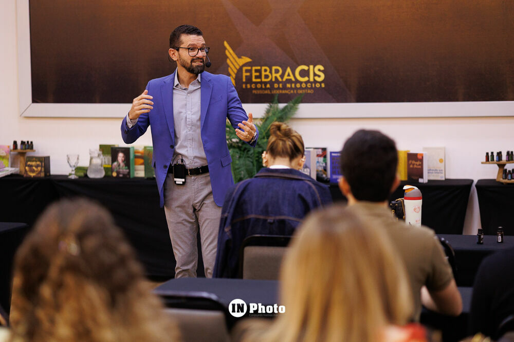Foto Legado em Retratos: histórias, presença e conexões no treinamento doTerra em Goiânia Foto Legado em Retratos: histórias, presença e conexões no treinamento doTerra em Goiânia - Imagem 45