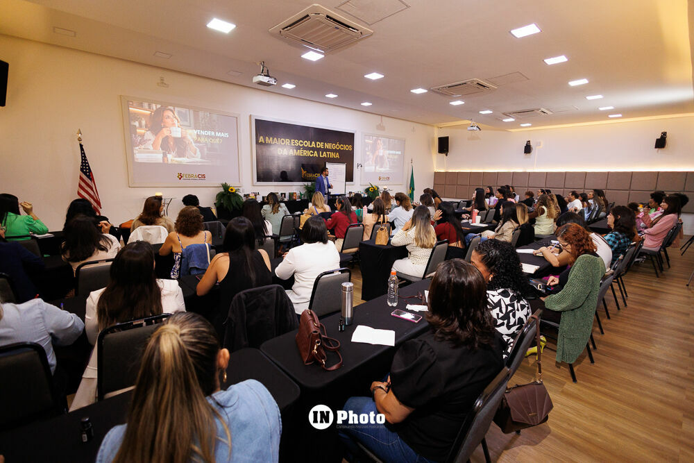 Foto Legado em Retratos: histórias, presença e conexões no treinamento doTerra em Goiânia Foto Legado em Retratos: histórias, presença e conexões no treinamento doTerra em Goiânia - Imagem 87