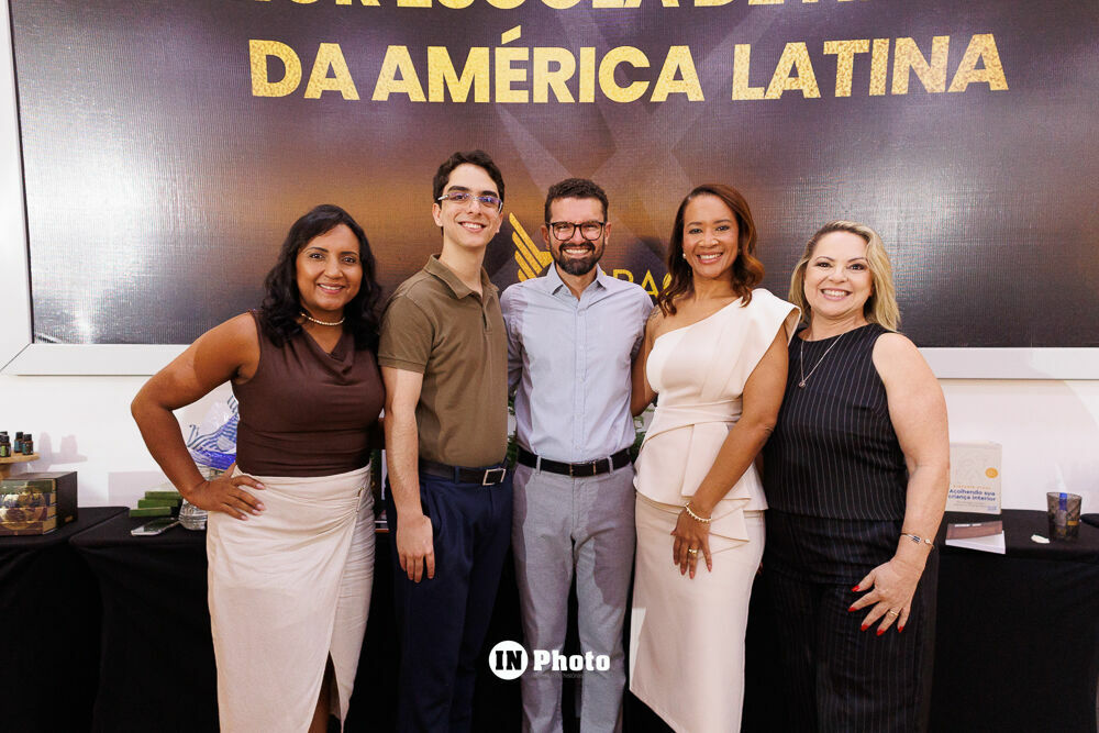 Foto Legado em Retratos: histórias, presença e conexões no treinamento doTerra em Goiânia Foto Legado em Retratos: histórias, presença e conexões no treinamento doTerra em Goiânia - Imagem 233