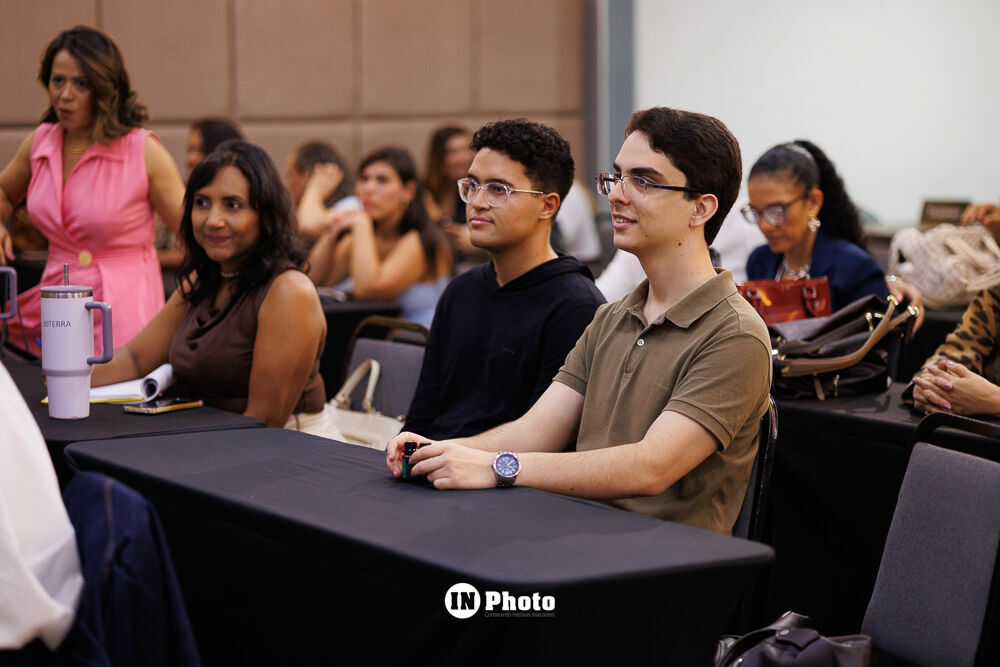 Foto Legado em Retratos: histórias, presença e conexões no treinamento doTerra em Goiânia Foto Legado em Retratos: histórias, presença e conexões no treinamento doTerra em Goiânia - Imagem 67